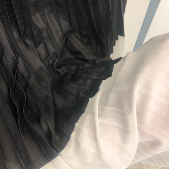 BCBG MaxAzria asymmetric skirt xs-s - Picture 6 of 7